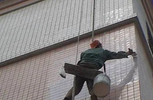 徐州市卫生间漏水维修公司分享下徐州市外墙防水的必要性。